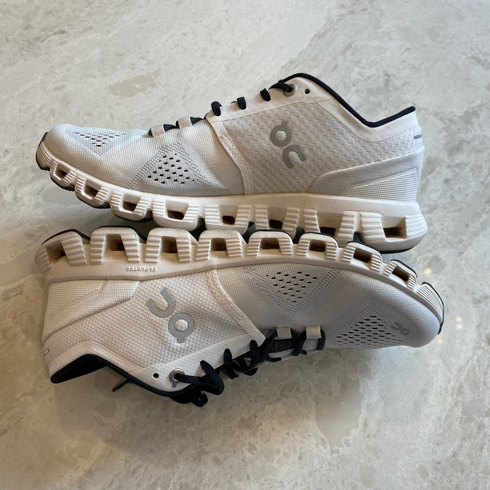 On Running On Cloud running shoes size 8